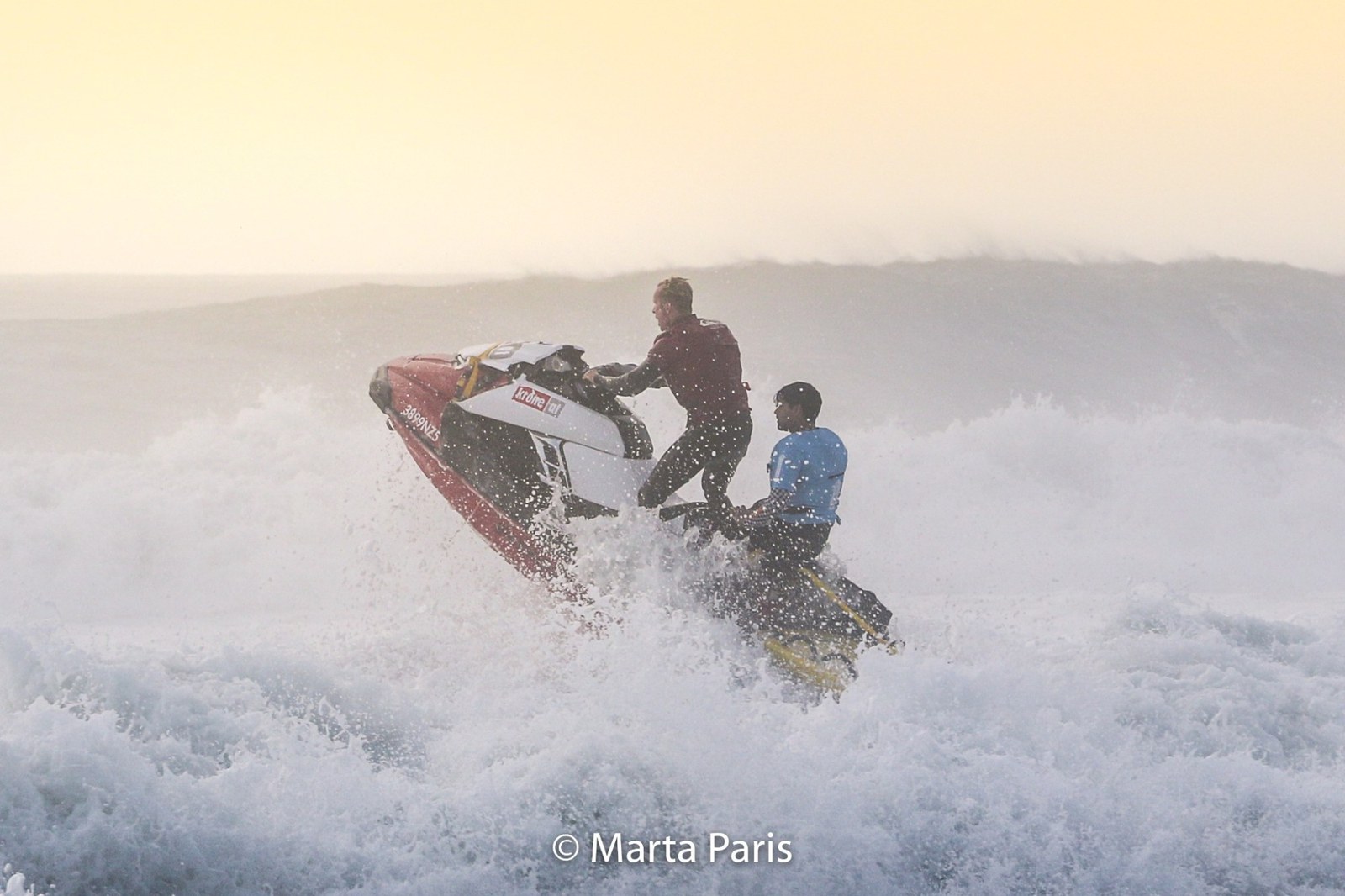 Alex Wippel on the jet ski at the Gigantes de Nazaré contest 2019